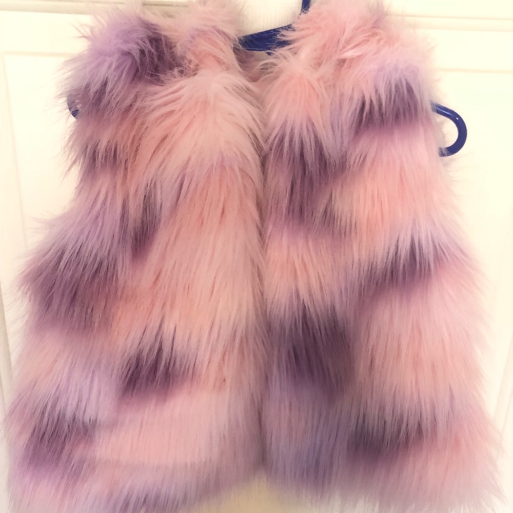 NWT Kids Unicorn fur vest Size XS, 4